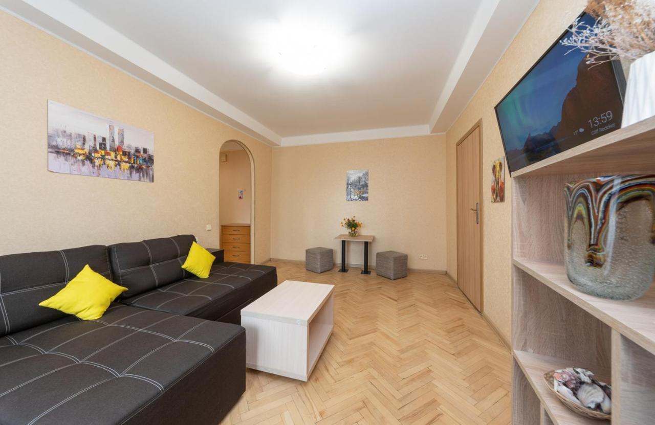1 Bedroom Apart Near Metro Pecherska Kyiv Exterior photo