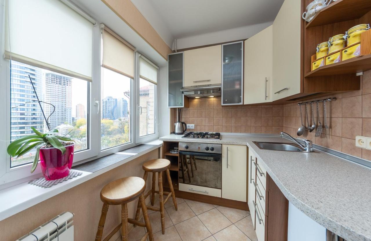 1 Bedroom Apart Near Metro Pecherska Kyiv Exterior photo