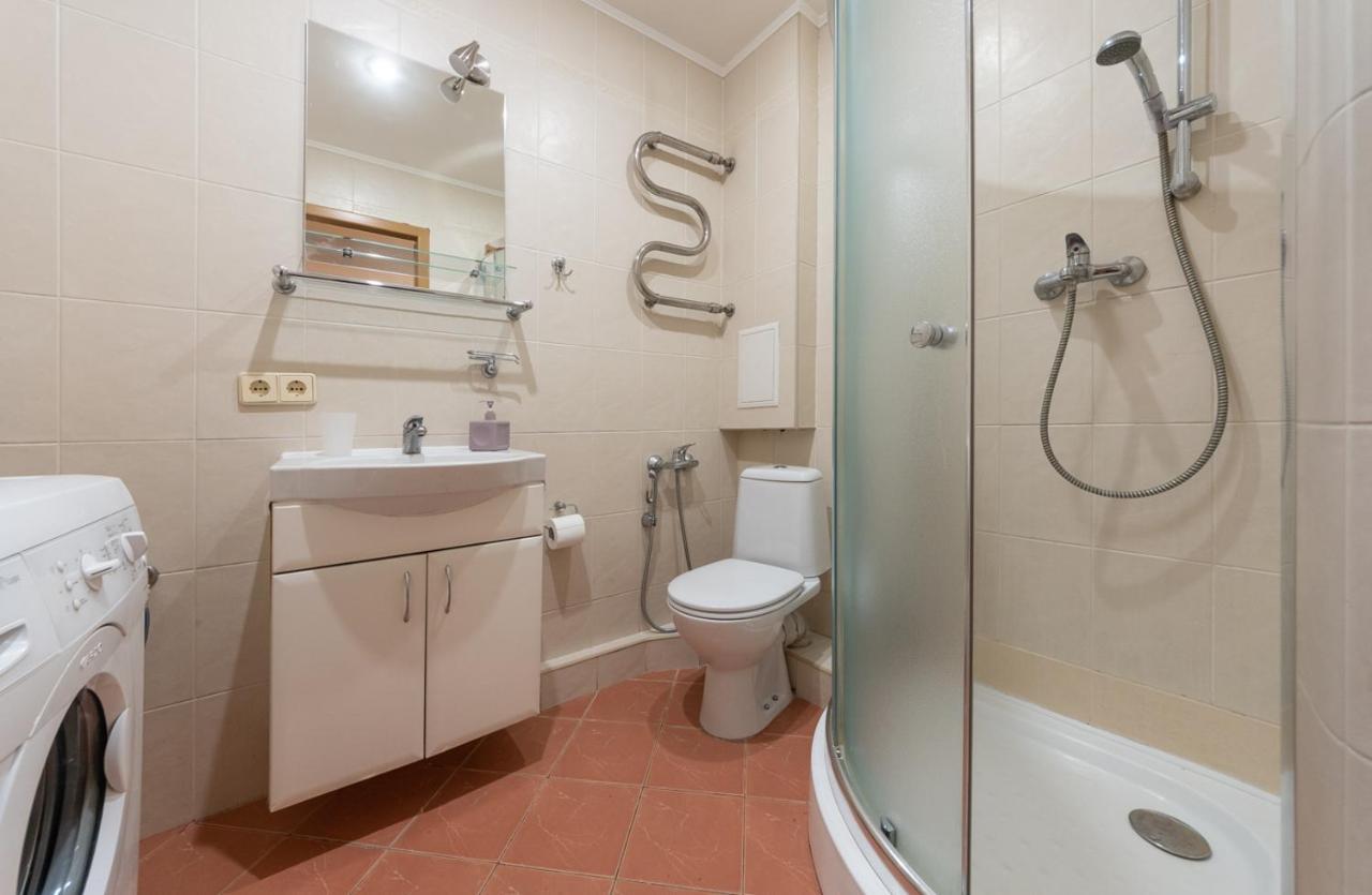 1 Bedroom Apart Near Metro Pecherska Kyiv Exterior photo