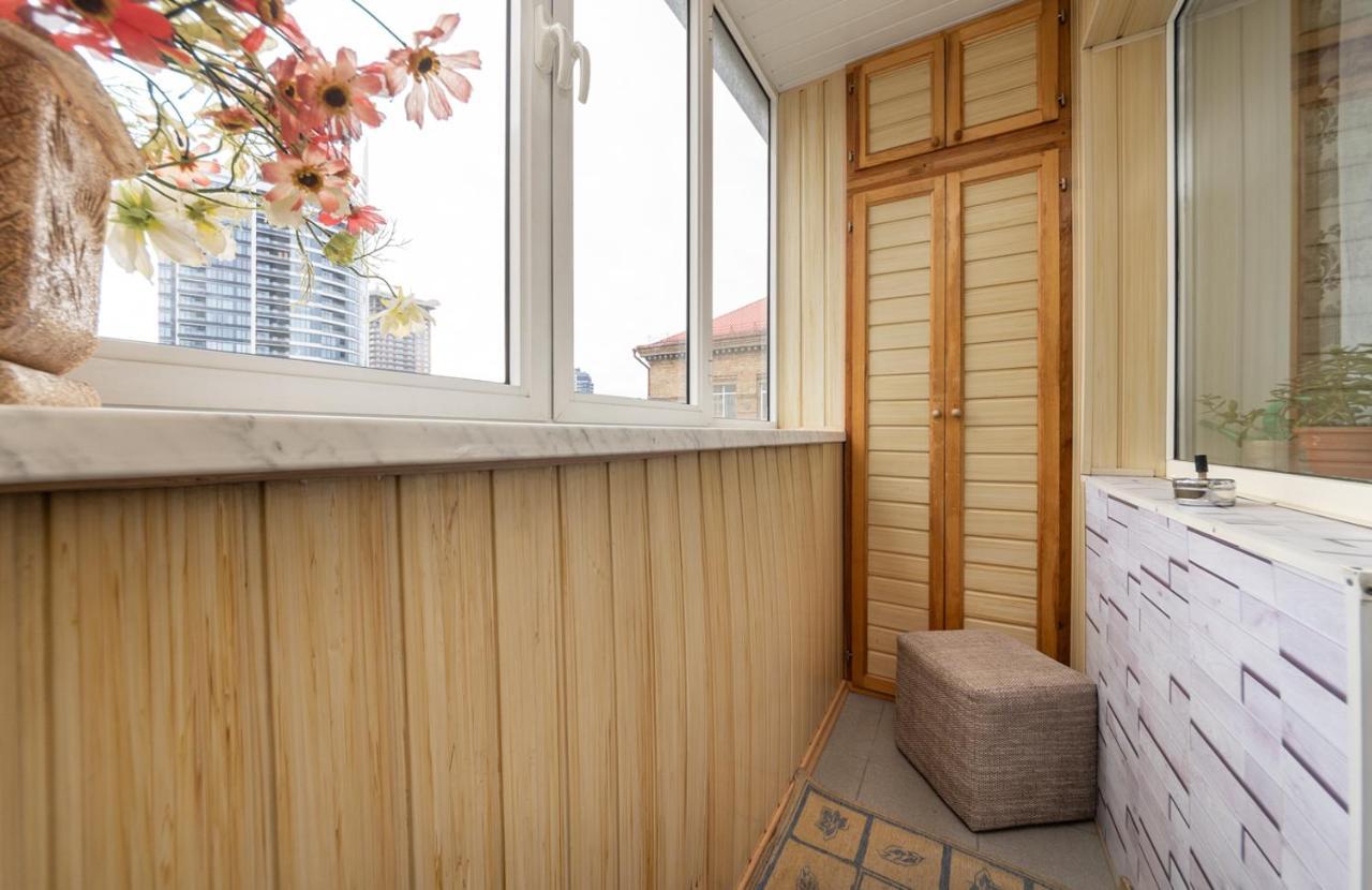 1 Bedroom Apart Near Metro Pecherska Kyiv Exterior photo